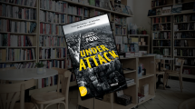 Zu sehen ist das Buch "Under Attack".